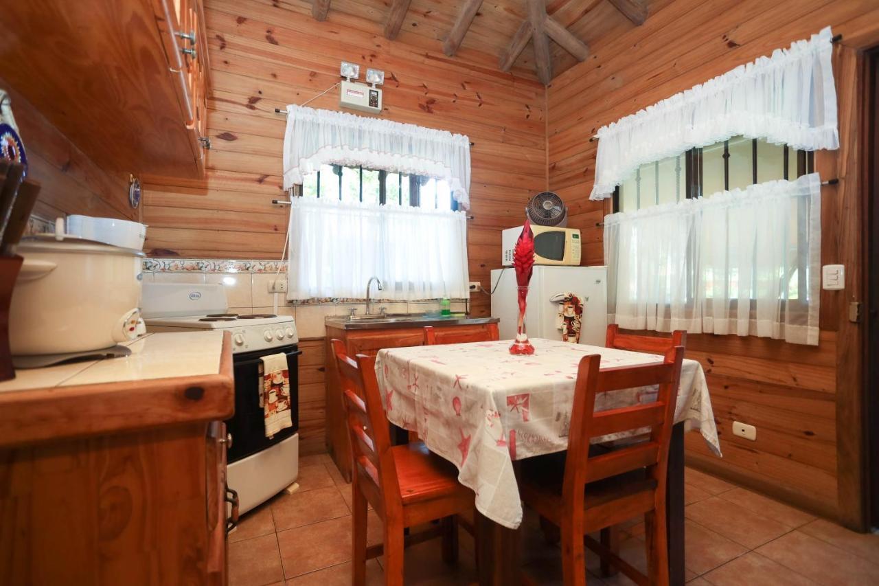 Casa Marcellino Lodge Cahuita Exterior photo