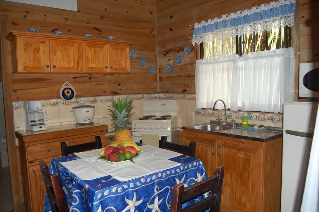 Casa Marcellino Lodge Cahuita Room photo