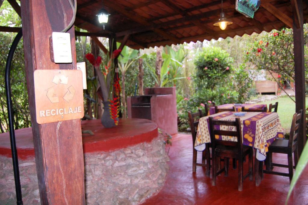 Casa Marcellino Lodge Cahuita Exterior photo