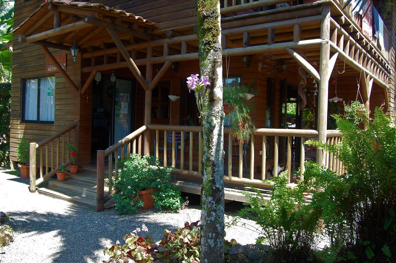Casa Marcellino Lodge Cahuita Exterior photo